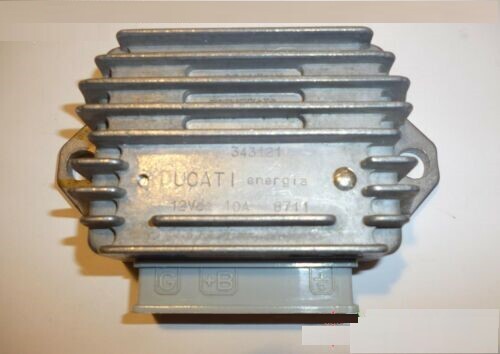 Regolatore tensione per - di,