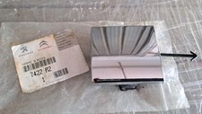 7422/A2 Tappo cromato. Copri ganciotraino Peugeot 107  2009