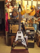 Epiphone Inspired by Gibson Custom Jimi Hendrix "Love Drops" Flying V 2024