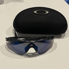 Custodia per occhiali da sole Oakley inclusa