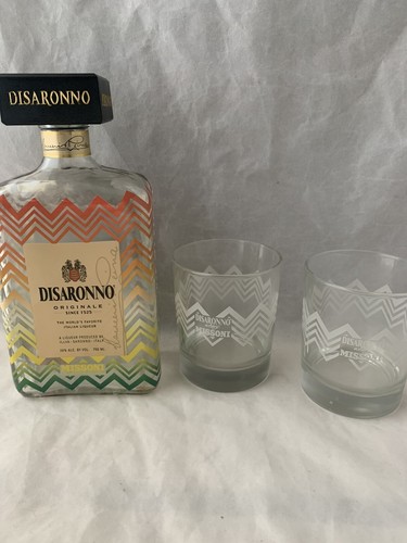 Disaronno indossa bottiglia - , e
