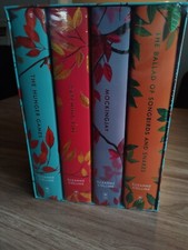 Suzanne Collins - The Deluxe