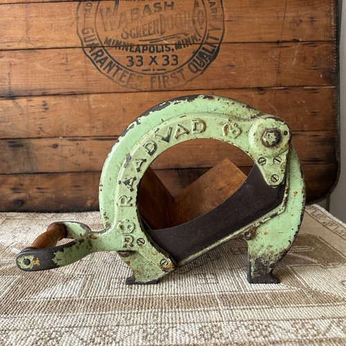 Antico tagliapane verde