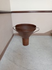 Imbuto antico da vendemmia in