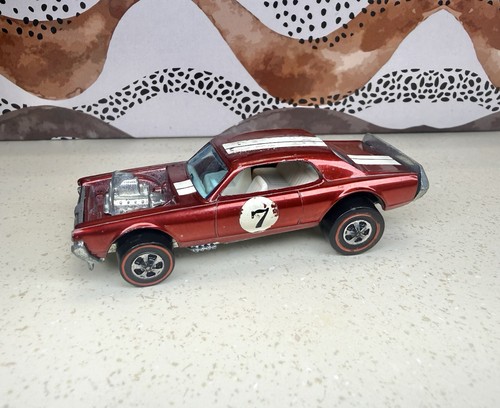 Hot wheels redline red - hot,