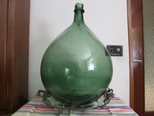 COMPLEMENTO D'ARREDO VASO DAMIGIANA VERDE VETRO SOFFIATO E VASSOIO PER APPOGGIO