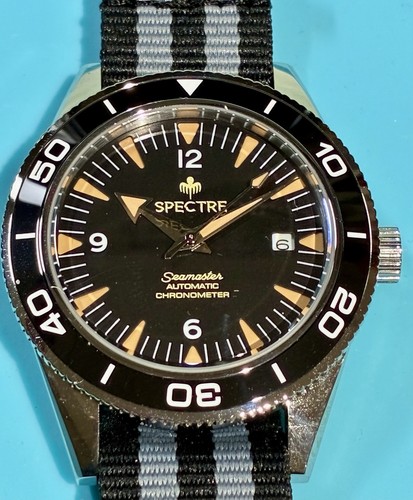 Corgeut james bond 007 - bond,