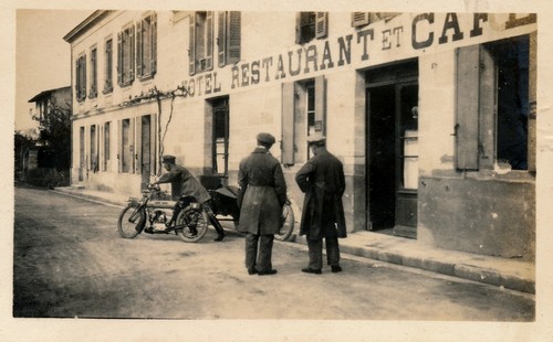 Moto side car rue - car,