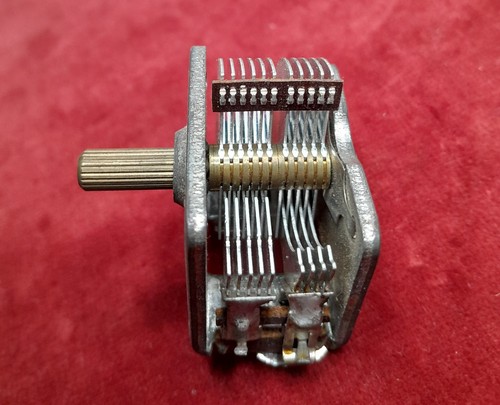 Condensatore variabile 2 - condensatore, a