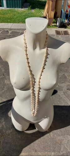 Lunga collana perle fiume