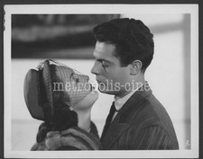 LEA PADOVANI E MARCELLO MASTROIANNI IN UNA SCENA DEL FILM ATTO DI ACCUSA 1950