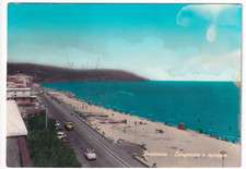 P01482 - CARTOLINA FOSSACESIA - LUNGOMARE E SPIAGGIA CON AUTOMOBILI - g/vg