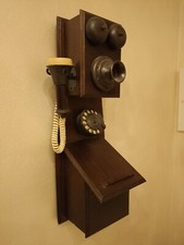 telefono d'epoca  in legno