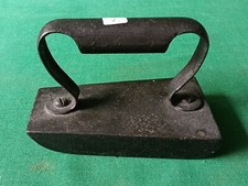 ANTICO FERRO DA STIRO IN FERRO E GHISA  PRIMI '900 VECCHIO. CV28