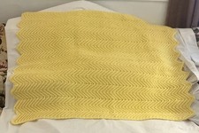 Coperta gialla fatta a mano