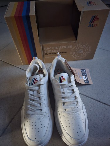 Scarpe sneakers bianche taglia