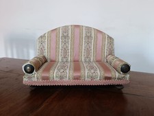 Divano per bambole - buono stato - dimensioni 24 x 15 cm 