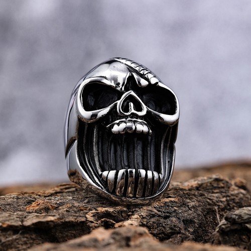 Anello teschio vampiro gotico