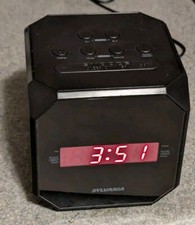Sylvania SCR1420-BLACK Cube