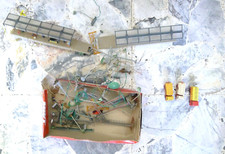 LOTTO VINTAGE PLASTICO DIORAMA VECCHIO STAZIONE TRENINO ELETTRICO VOLLMER