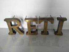 Lettere scatolate in ottone anni 1970 