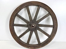 Vecchia antica ruota in legno
