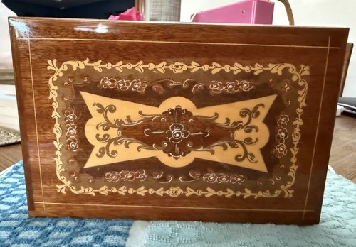 Music box vintage legno - music,