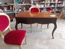 Scrivania Classica E Due Sedie Velluto 