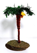 albero palma con banane per