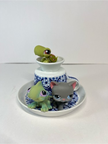 Vintage authentic littlest pet - littlest,