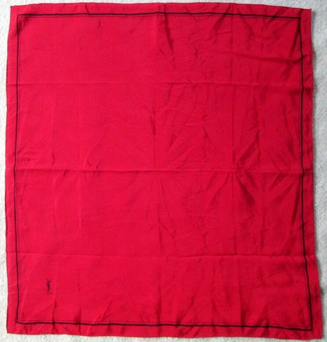 Superbe foulard yves saint - -superbe,