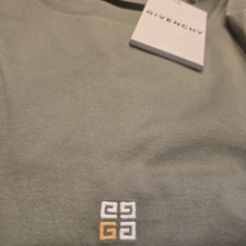 T-shirt Givenchy $800 nuova