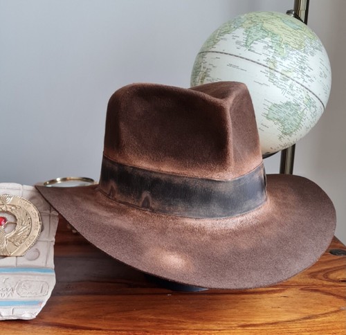 Fedora indiana jones - indiana, streets