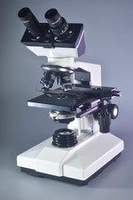  Microscopio biologico LED