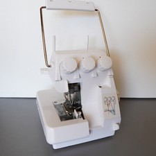 Singer Tiny Serger TS380A non