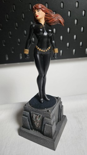 Black widow small scale statue - small,