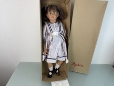 Bambola artistica in vinile