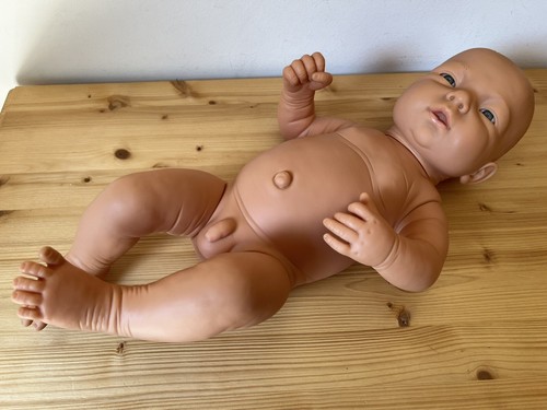 Bambolotto neonato molto
