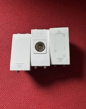 Serie Ave Domus: 1 Presa TV, 1