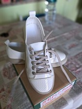 scarpe sneakers con lacci n. 37 nuove Soletta interna cm 24 bianche. Se interess