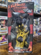 Guanto horror NECA ufficiale