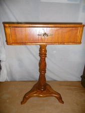 Tavolino antico da cucito in