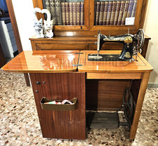 Macchina antica da cucire Singer con mobile  originale