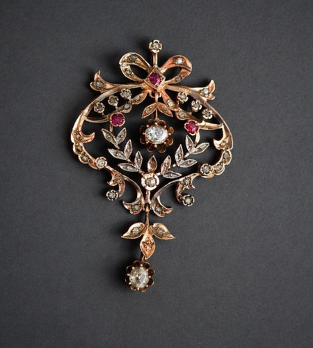 Collana ciondolo rubino