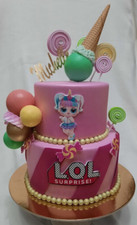 TORTA scenografica modello LOL SURPRISE - personalizzabile con nome
