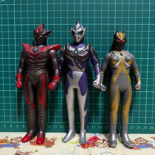 Ultraman sofubi kamira dararam - sofubi,