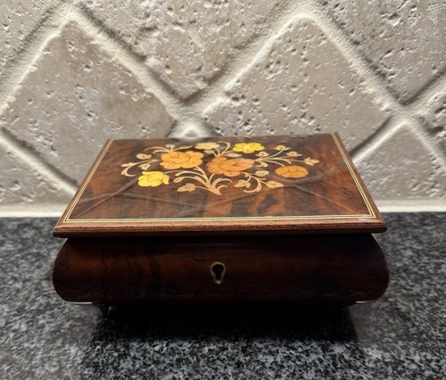 Portagioie music box - e,