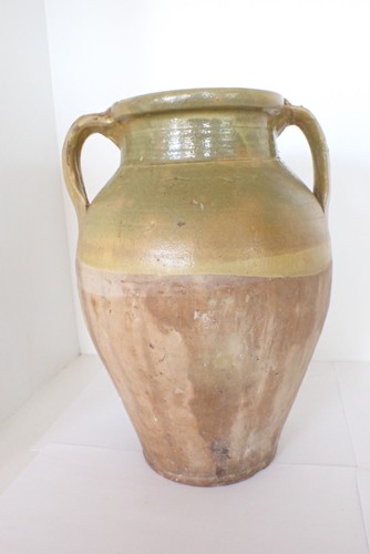 Antico vaso olio terracotta