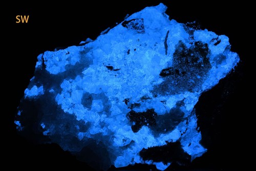 Scheelite fluorite calcite - e,