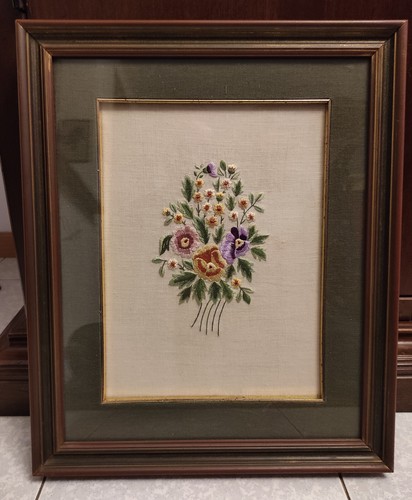 Quadro con fiori ricamo